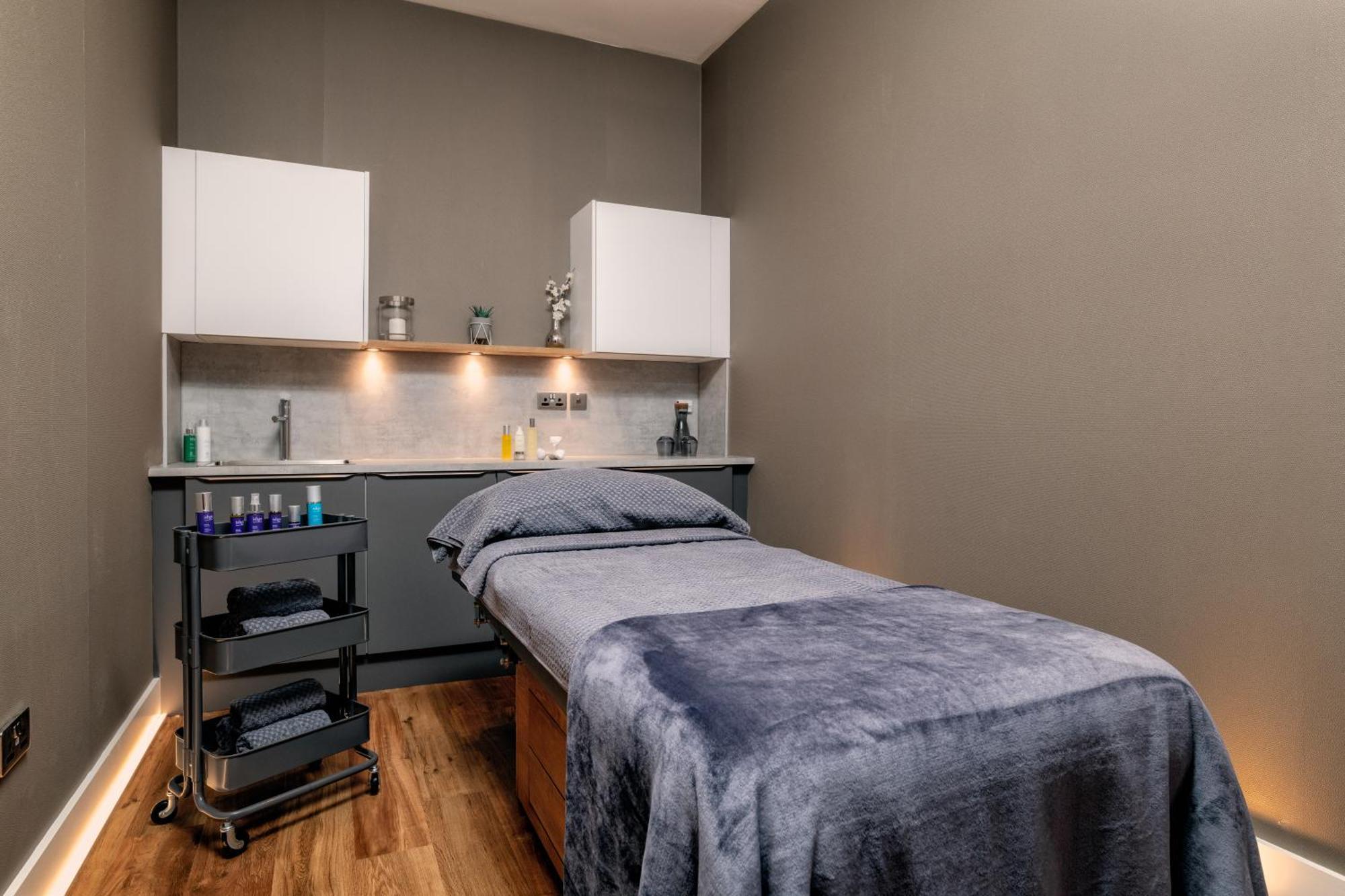 Sandman Signature Aberdeen Hotel & Spa Екстер'єр фото
