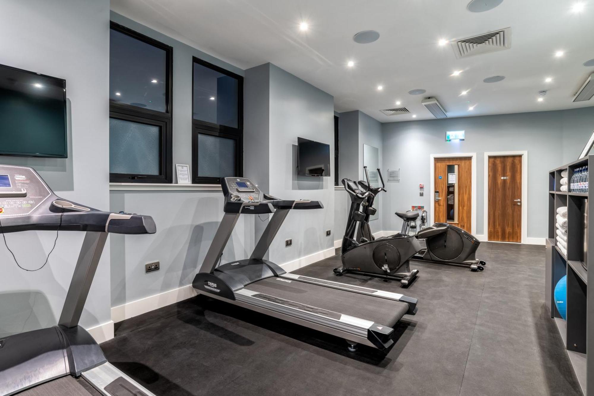 Sandman Signature Aberdeen Hotel & Spa Екстер'єр фото