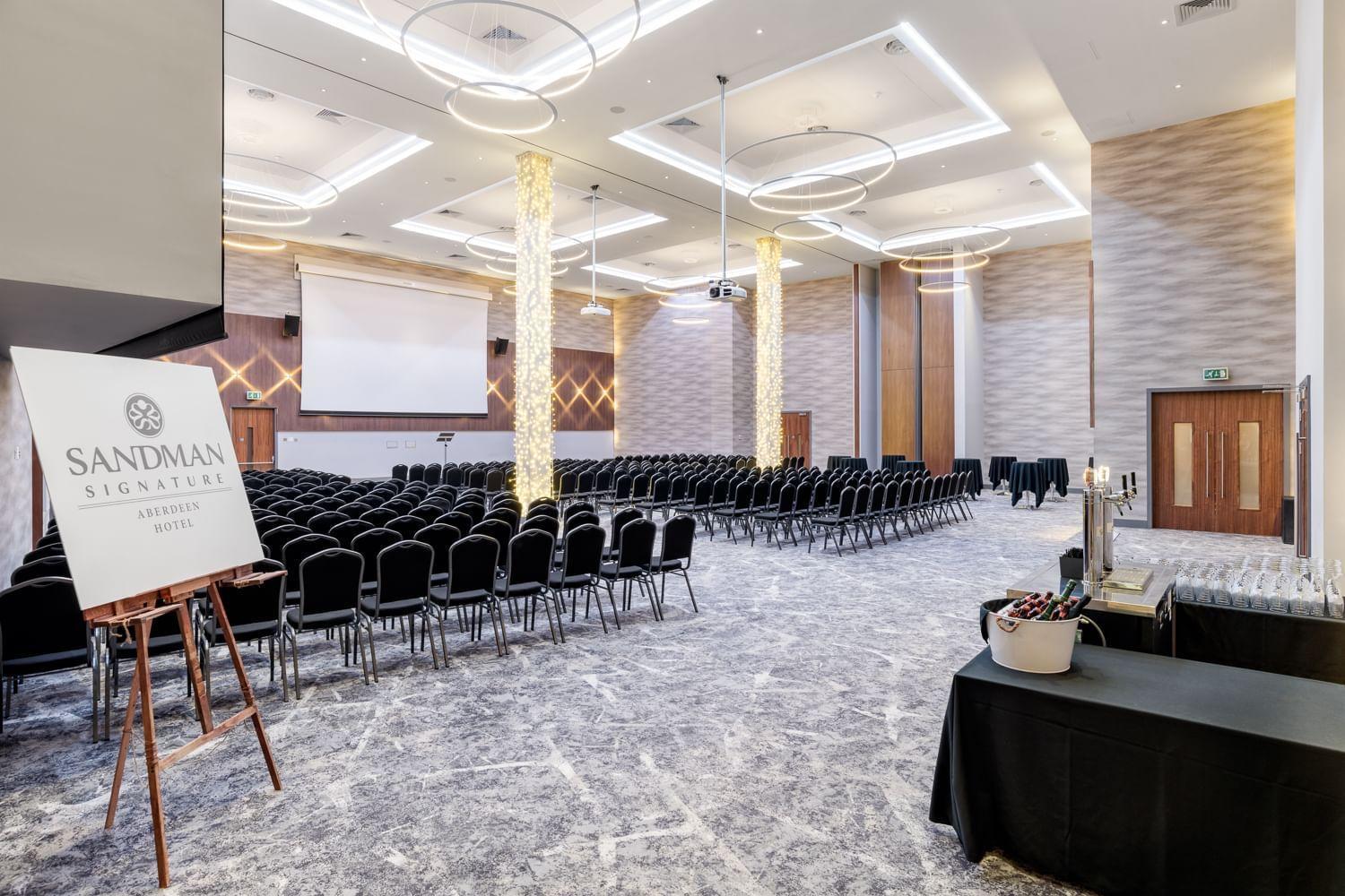 Sandman Signature Aberdeen Hotel & Spa Екстер'єр фото