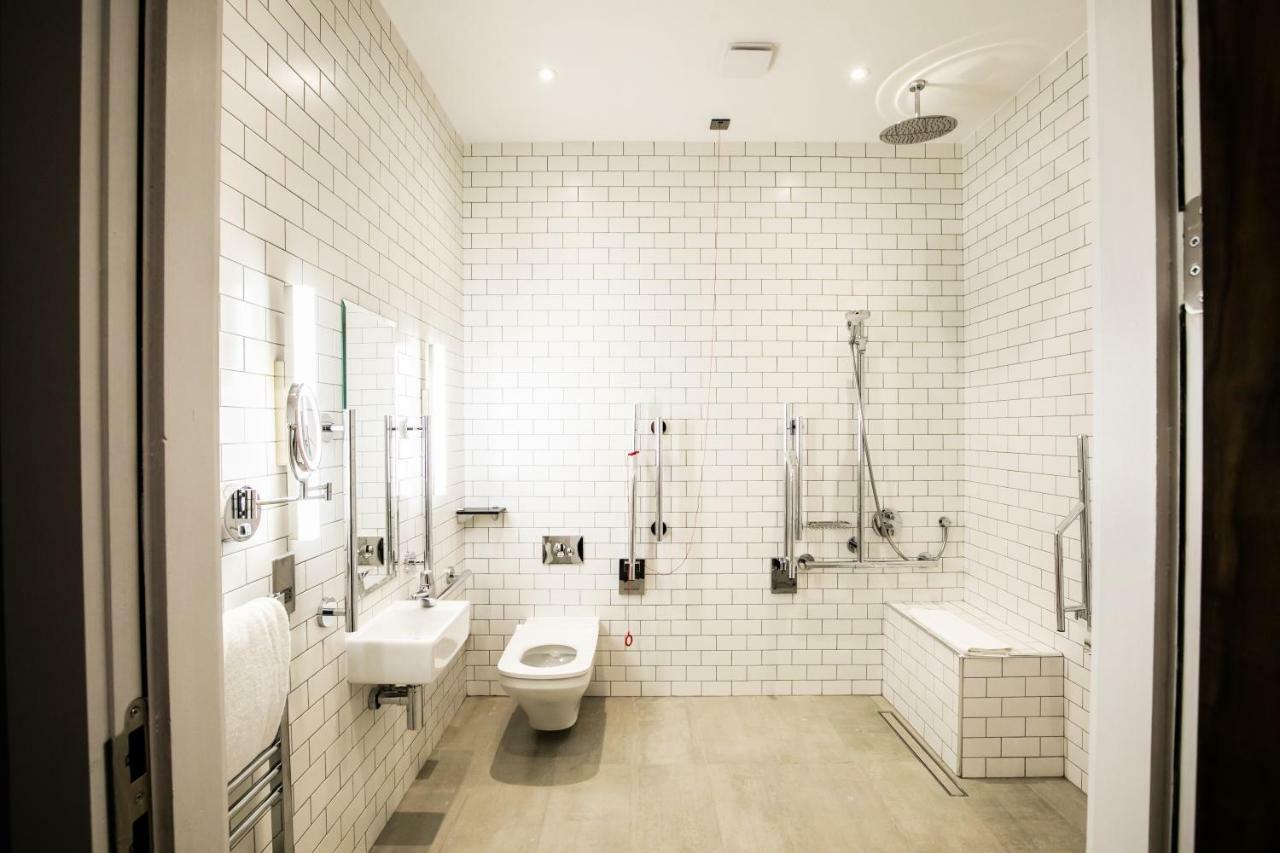 Sandman Signature Aberdeen Hotel & Spa Екстер'єр фото